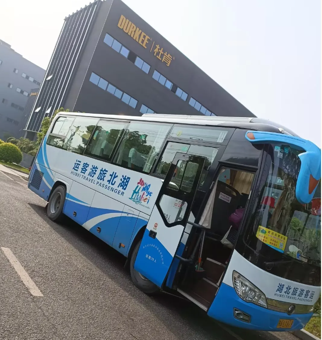 Z6尊龙凯时风管销售中心安徽明堂山景区旅游团建活动